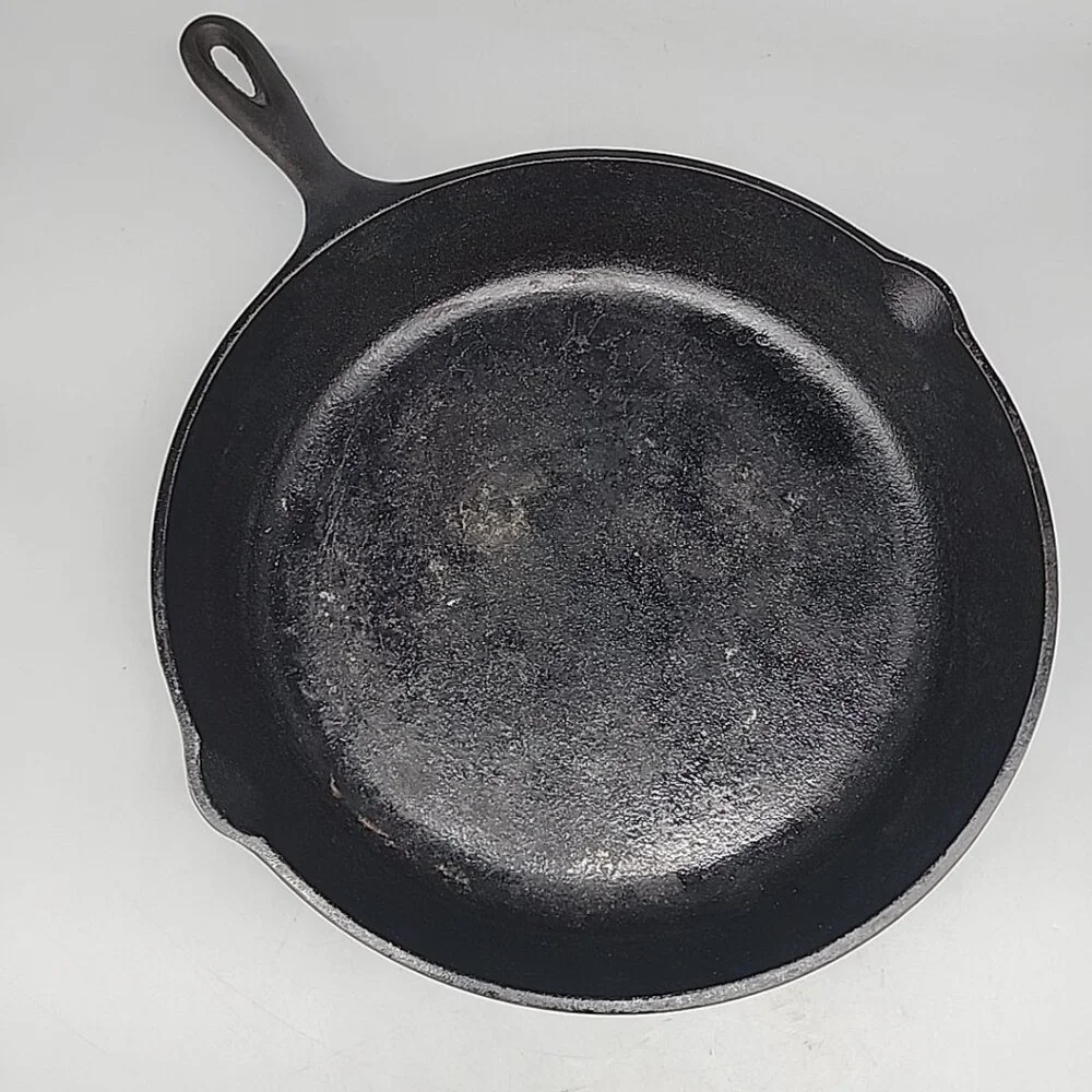 Lodge L10SK3 12 inch Cast Iron Skillet - Black USA